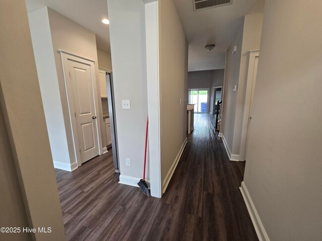 Photo - 1819 Fox Den Way