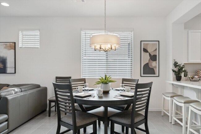 Casual Dining Room - 9014 W Oregon Ave