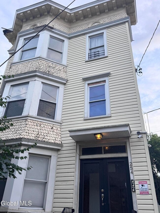 Building Photo - 254 Sheridan Ave Unit 2