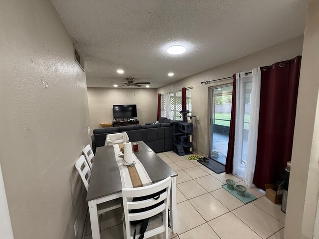 Photo - 5860 Mattox St