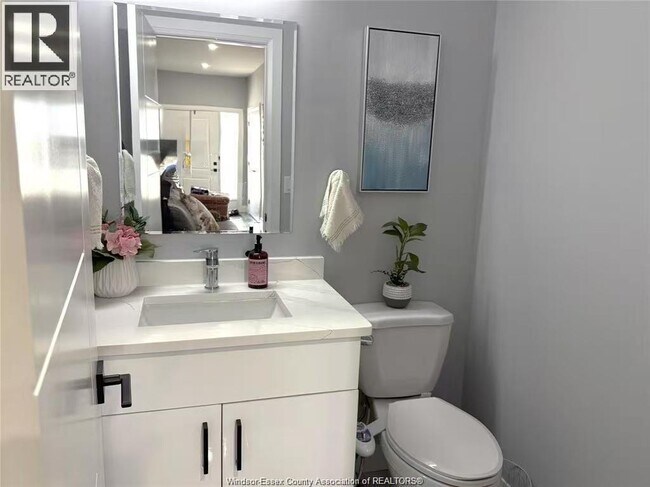 Photo - 1176 Curry Ave