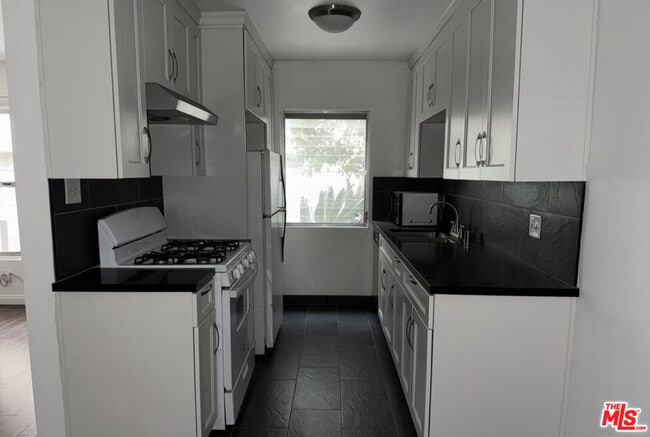 Photo - 1475 S Wooster St Unit 3