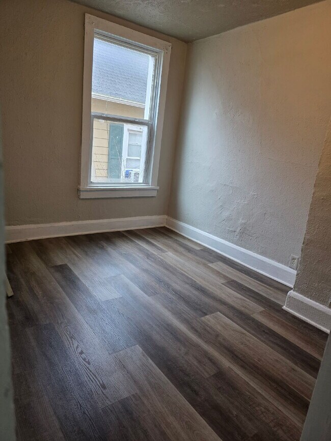 Photo - Charming 2-Bedroom, 1-Bathroom Home with views of Downtown Des Moines