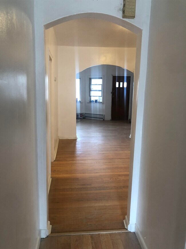 Photo - 136 W 31st St Unidad 1