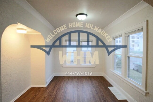 Photo - 221 W Ring St