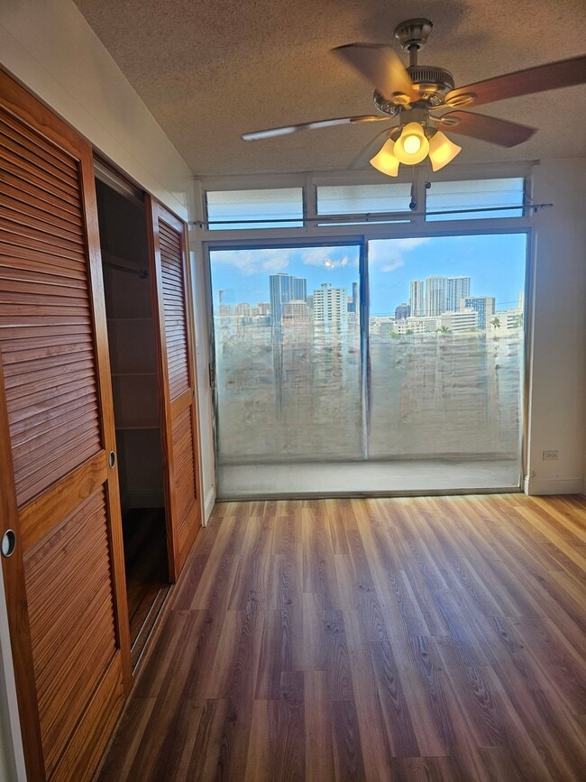 Photo - 1559 Thurston Ave Unit 303