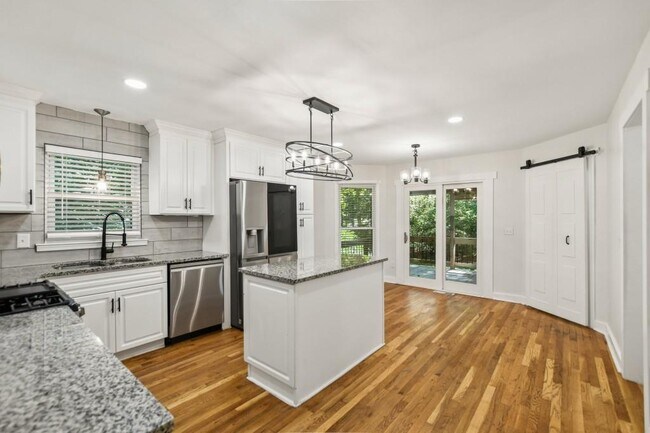 Photo - 2799 Brookcliff Landing NE