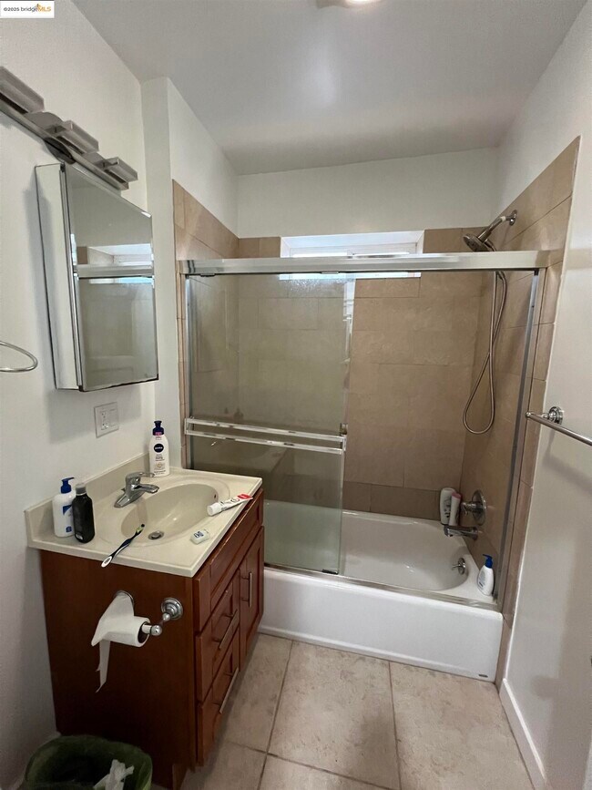 Photo - 1640 Euclid Ave Unidad #7