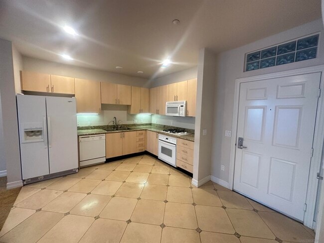 Photo - 525 N 11th Ave Unidad 1403