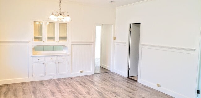 Building Photo - 1928 Pauoa Rd Unit A