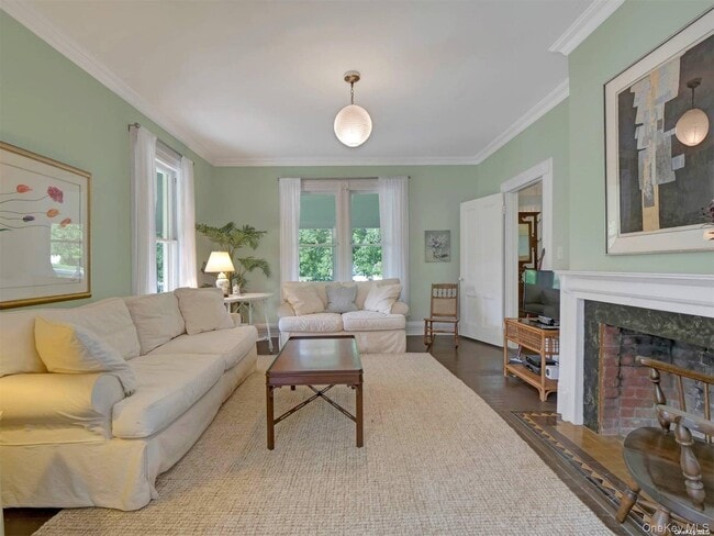 Photo - 51 Quogue St