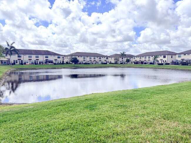 Photo - 2800 Troubadour St