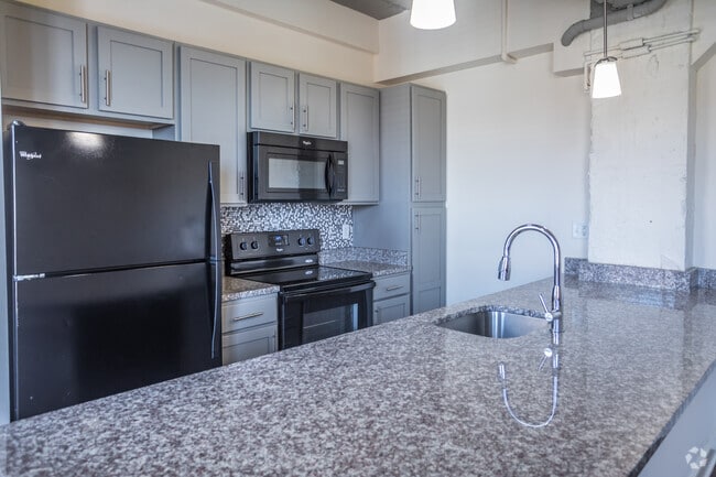 3 BR, 3 BA - 1743SF
