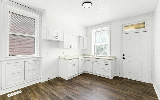 Building Photo - 4476 Margaretta Ave Rental