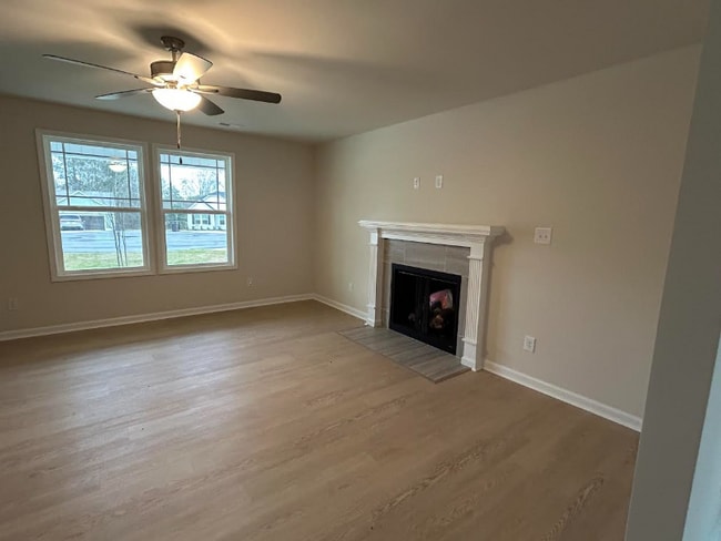 Photo - 111 Red Maple Pl