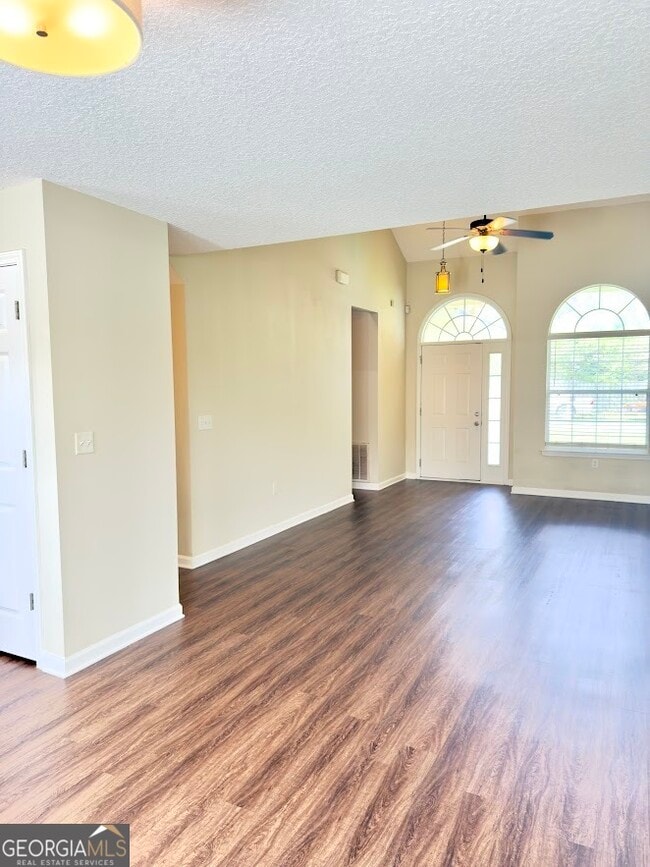 Photo - 138 Hamilton Dr