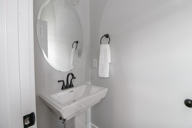 Photo - 166 Sango Dr
