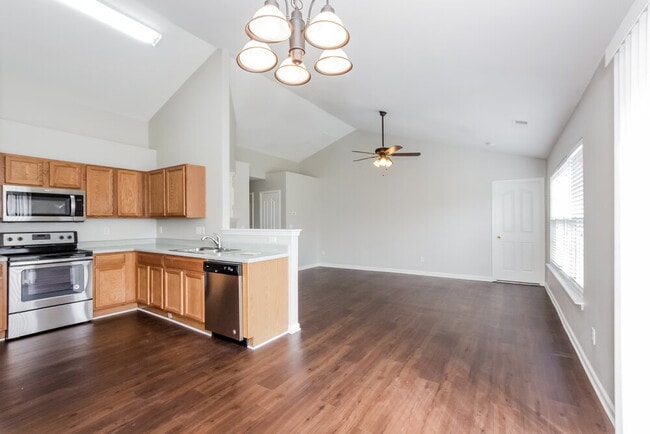 Photo - 10120 Green Hedge Ave
