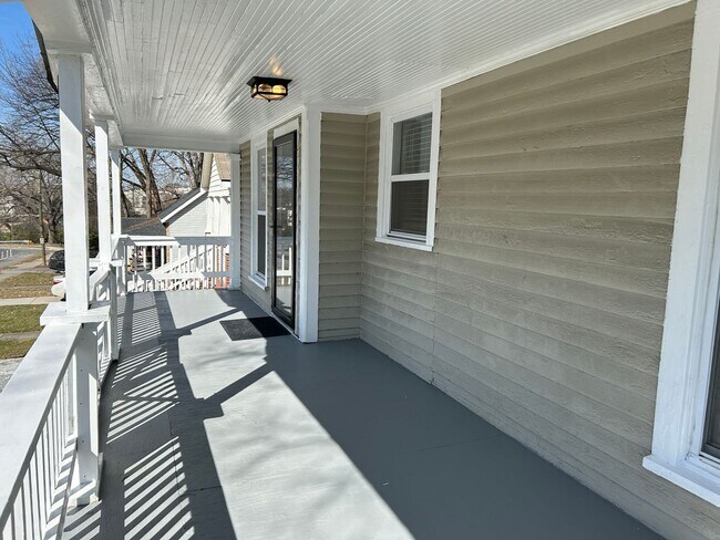 Photo - 823 Parkwood Ave