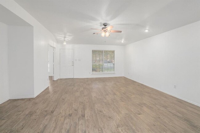 Photo - 1109 Fossil Cove