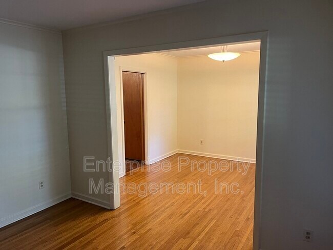 Photo - 5081 Whitehall Ave