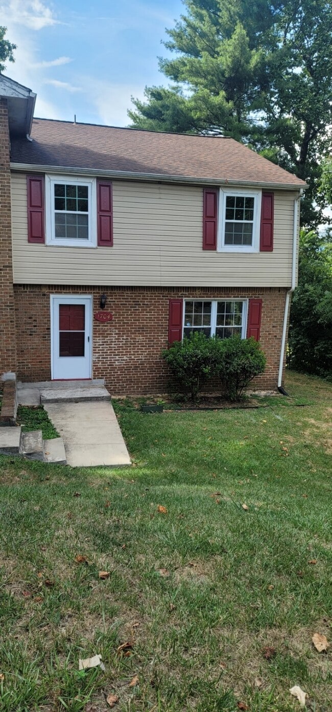 Photo - 1704 Elbert Dr