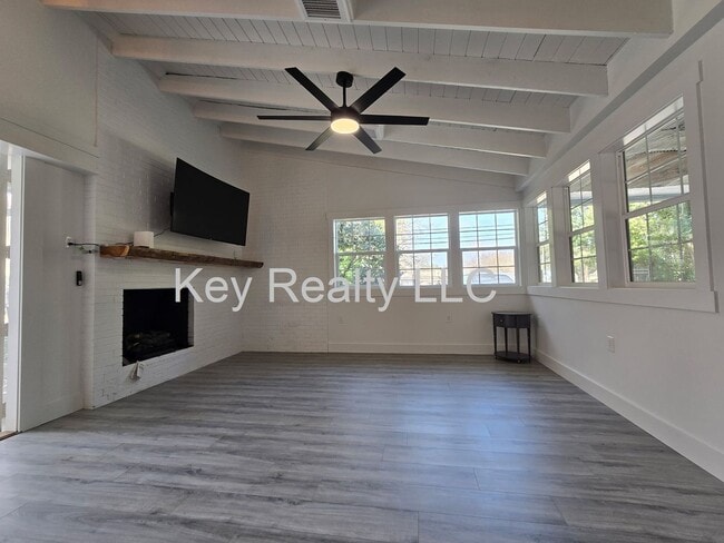 2608 Horseshoe Dr