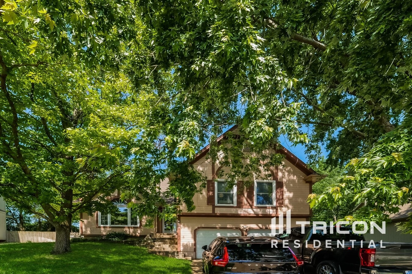 Photo - 813 N Sumac St House