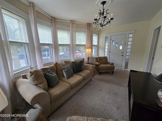 Photo - 711 Grand Ave