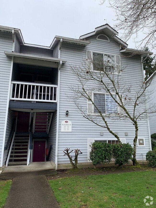 Building Photo - Beautiful 1 bed 1 bath top floor Walkers r... Rental