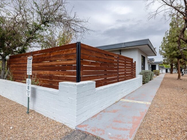 Photo - 2 Bedroom 1 Bathroom with Enclosed Backyard!