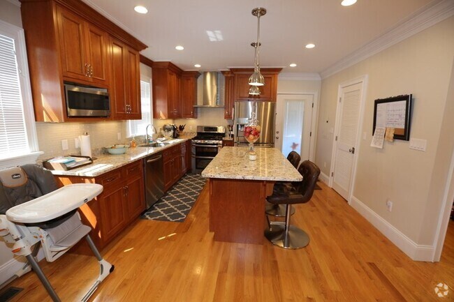Building Photo - 7 Acron Rd Unit 1 Rental
