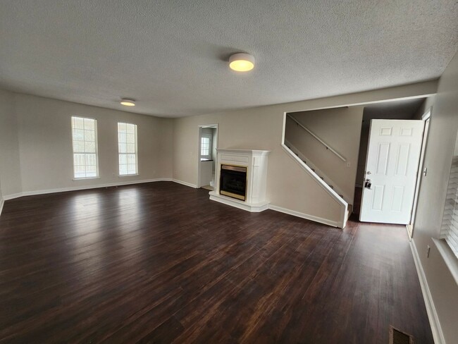 Photo - Spacious 5 bedroom 2 and a half bath home in Ringgold, GA