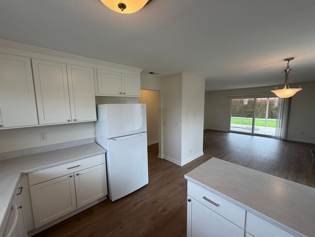 Photo - 1310 Lesley Ct