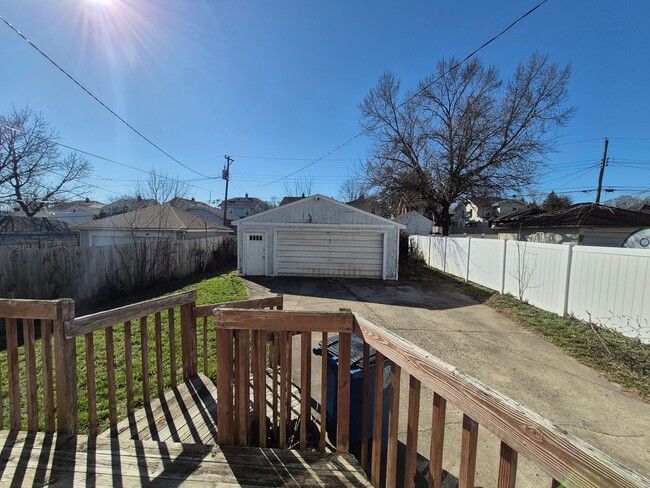 Photo - Gorgeous large 3-bedroom house