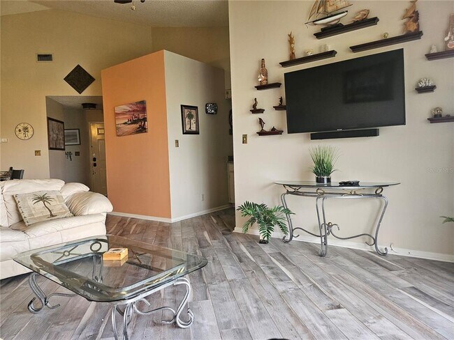 Photo - 6011 Bahia Del Mar Blvd S Unidad 255