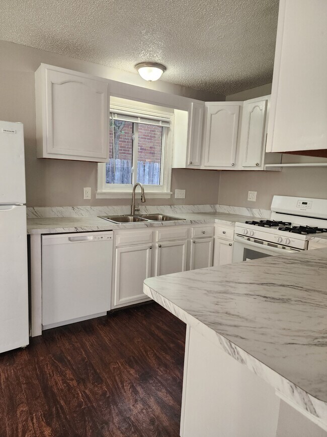 Photo - 8619 Republic Ave