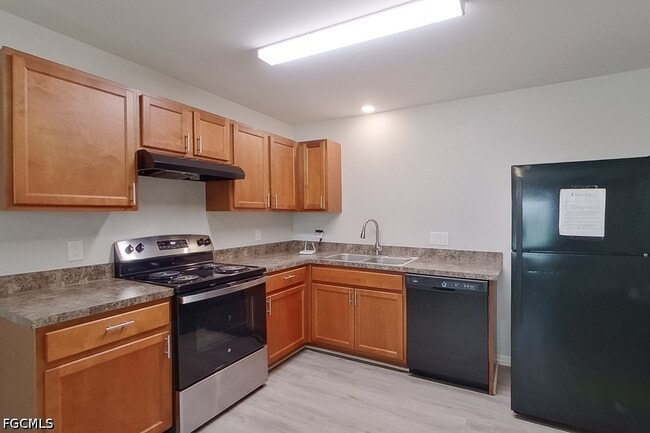 Photo - 3214 65th St W