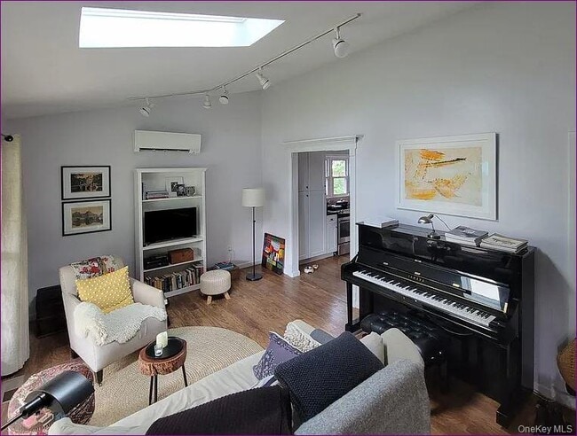 Photo - 20 Princeton St