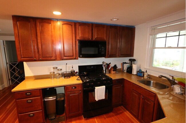 54 Dixon St Unit 1