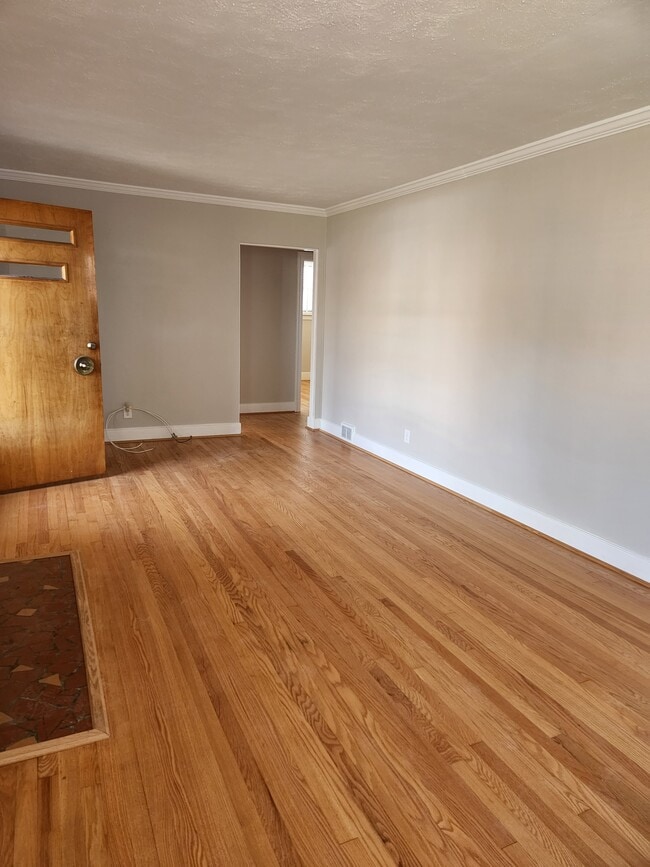 Photo - 7518 Landsworth Ave