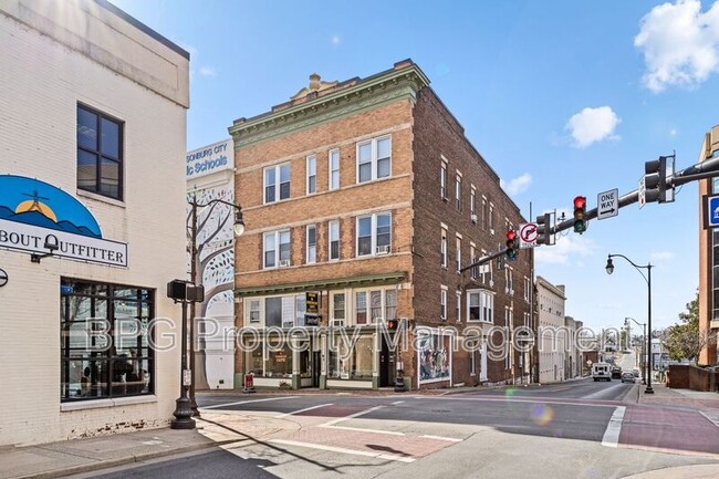 Building Photo - 95 N Main St Unit #200