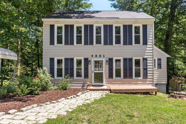 Building Photo - 4001 London Dr