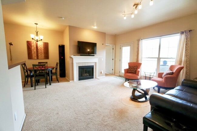 Building Photo - 900 Bitner Rd Unit D23