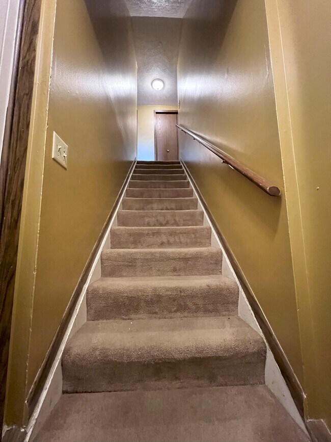 Stairs 1 - 1219 Hilltop Dr Unit 402