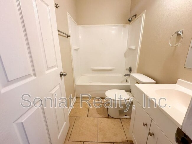 Photo - 1211 S Clark St