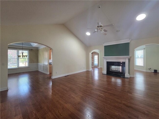 2565 Harman Park Ct NW
