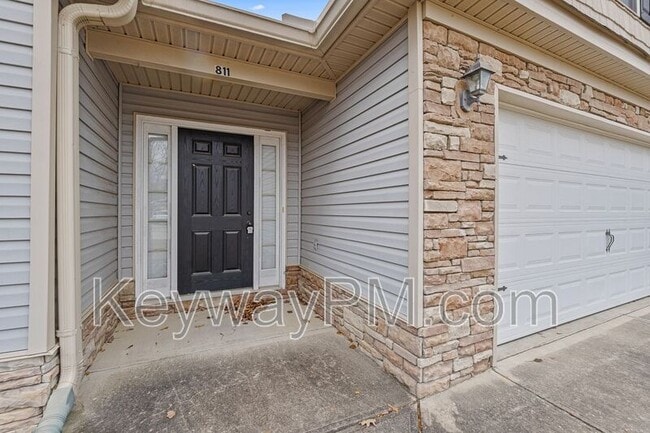 Photo - 811 Oshields Ct