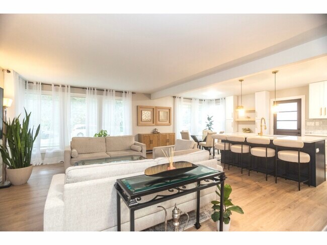 Photo - 726 Lawler Ave