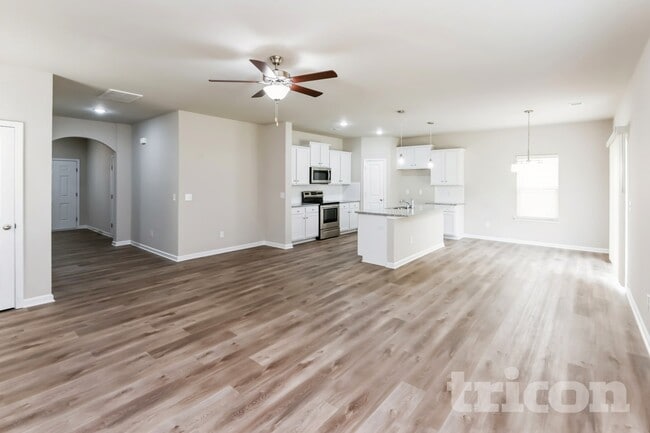 Photo - 205 Spring Knoll Dr